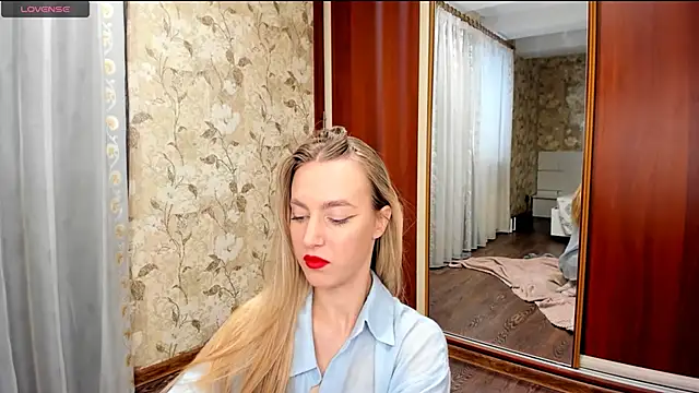 Snapshot of mishapallmer chatting on 29, 11, 2025 mishapallmer online show from 29, 11, 2025