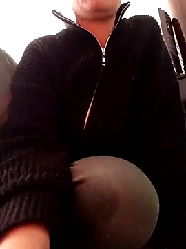 ezgi2545 online show from 9, 2, 2026