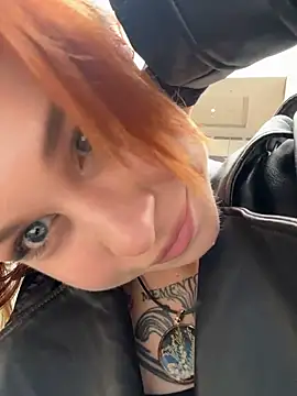 Snapshot of RosieSecret chatting on 12, 10, 2025 RosieSecret online show from 12, 10, 2025