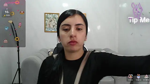 Snapshot of Eilyn_love_b chatting on 4, 10, 2025 Eilyn love b online show from 4, 10, 2025
