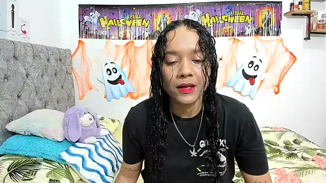 Snapshot of nay_and_aleja1 chatting on 25, 10, 2025 nay and aleja1 online show from 25, 10, 2025