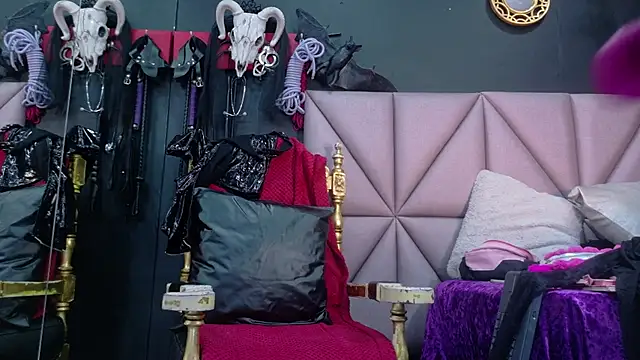 Snapshot of EvaSabath chatting on 18, 10, 2025 EvaSabath online show from 18, 10, 2025