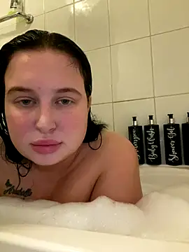 brunetteGirl274 online show from 23, 10, 2025