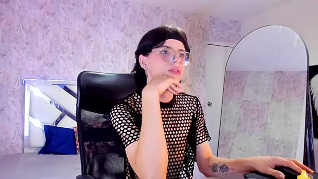 mysterius boy online show from 4, 11, 2025