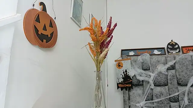 Snapshot of Lizbeth_Rouse chatting on 30, 10, 2025 Lizbeth Rouse online show from 30, 10, 2025