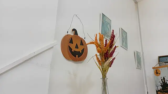 Snapshot of Lizbeth_Rouse chatting on 31, 10, 2025 Lizbeth Rouse online show from 31, 10, 2025