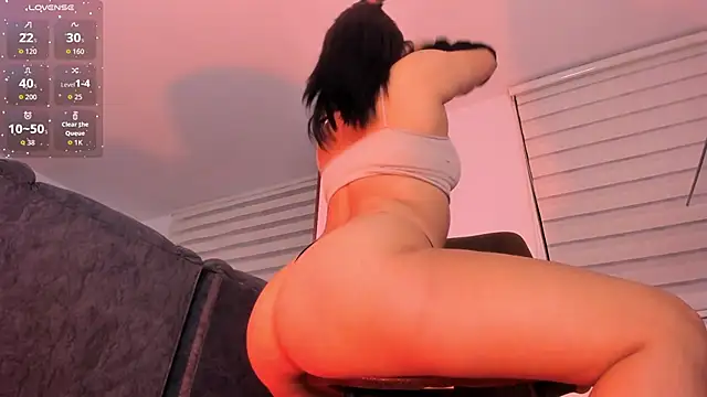 Snapshot of NikaVelvet1 chatting on 7, 11, 2025 NikaVelvet1 online show from 7, 11, 2025