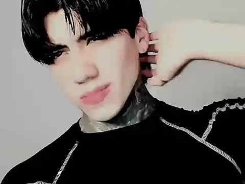 Snapshot of Alex_bdsmz chatting on 26, 11, 2025 Alex bdsmz online show from 26, 11, 2025