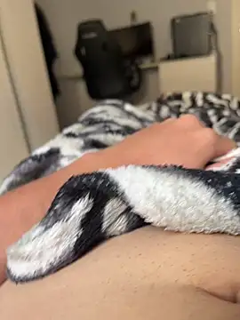 Snapshot of Novinho16cmz chatting on 11, 11, 2025 Novinho16cmz online show from 11, 11, 2025