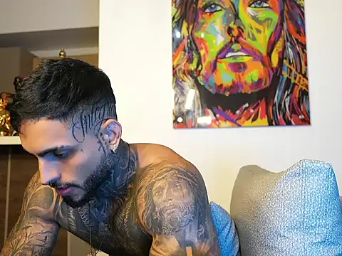 Snapshot of logan_hugh8 chatting on 15, 9, 2025 logan hugh8 online show from 15, 9, 2025