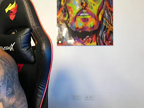 Snapshot of logan_hugh8 chatting on 23, 9, 2025 logan hugh8 online show from 23, 9, 2025