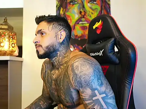 Snapshot of logan_hugh8 chatting on 24, 9, 2025 logan hugh8 online show from 24, 9, 2025