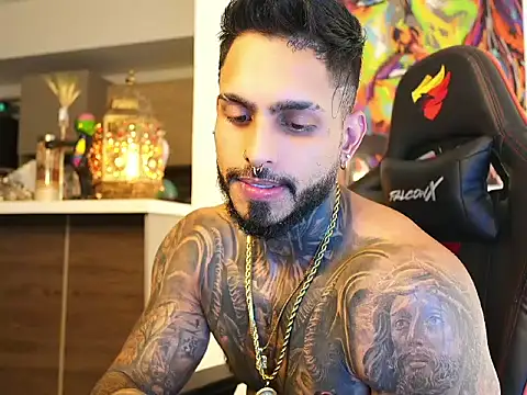 Snapshot of logan_hugh8 chatting on 28, 9, 2025 logan hugh8 online show from 28, 9, 2025