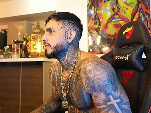 Snapshot of logan_hugh8 chatting on 4, 10, 2025 logan hugh8 online show from 4, 10, 2025