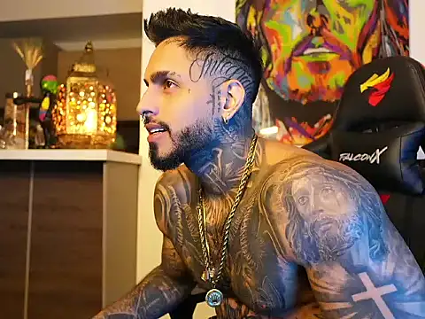 Snapshot of logan_hugh8 chatting on 7, 10, 2025 logan hugh8 online show from 7, 10, 2025