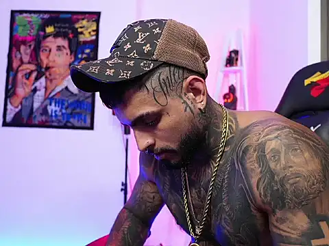 Snapshot of logan_hugh8 chatting on 31, 10, 2025 logan hugh8 online show from 31, 10, 2025