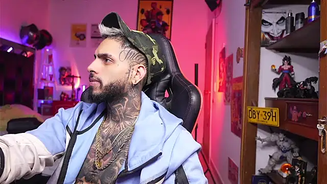 logan hugh8 online show from 5, 4, 2026