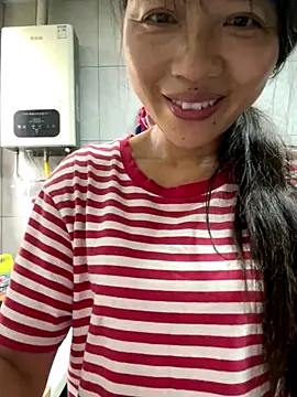 Snapshot of coco-o chatting on 8, 10, 2025 coco-o online show from 8, 10, 2025