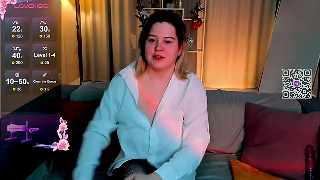 HelenHartt online show from 4, 12, 2025