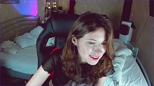 Agata in Wonderland online show from 14, 9, 2025