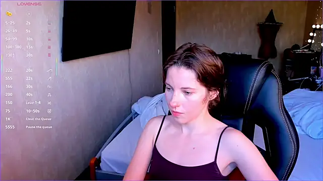 Agata in Wonderland online show from 23, 9, 2025