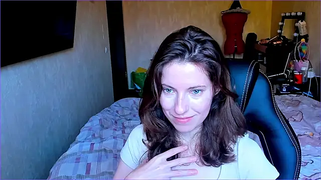 Agata in Wonderland online show from 3, 10, 2025