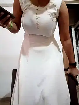Snapshot of Love_Foreverr12 chatting on 18, 10, 2025 Love Foreverr12 online show from 18, 10, 2025
