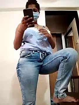 Snapshot of Love_Foreverr12 chatting on 25, 10, 2025 Love Foreverr12 online show from 25, 10, 2025