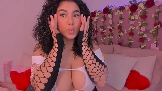 Snapshot of MiaWonderfull chatting on 18, 2, 2026 MiaWonderfull online show from 18, 2, 2026