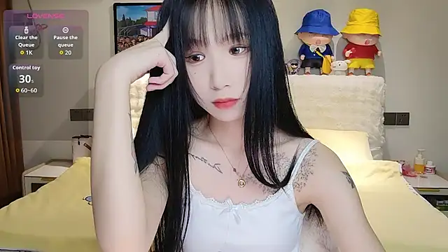 Snapshot of M-OTT_ chatting on 4, 11, 2025 M-OTT online show from 4, 11, 2025