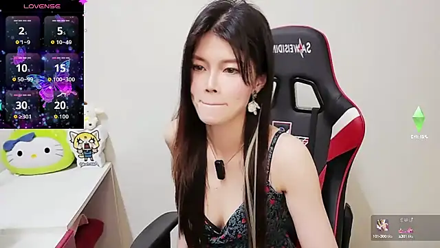 Snapshot of Alina10932 chatting on 7, 10, 2025 Alina10932 online show from 7, 10, 2025