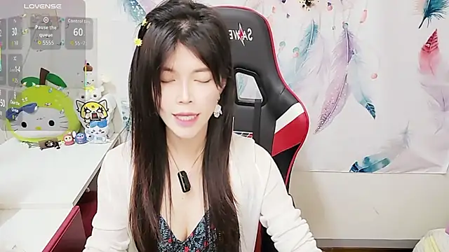 Snapshot of Alina10932 chatting on 5, 12, 2025 Alina10932 online show from 5, 12, 2025