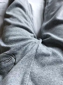 luckylover2024 online show from 14, 4, 2026