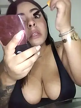 Snapshot of Luciana_r chatting on 14, 10, 2025 Luciana r online show from 14, 10, 2025