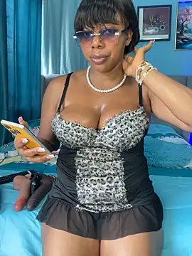 Snapshot of Monajuicy chatting on 11, 10, 2025 Monajuicy online show from 11, 10, 2025
