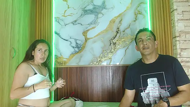 mollyandsam303av online show from 19, 2, 2026