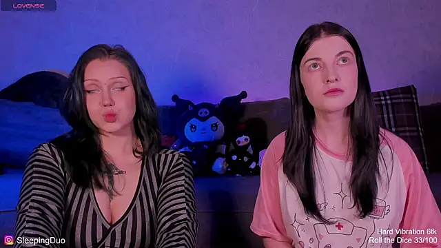 Threesomebabes online show from 4, 6, 2026