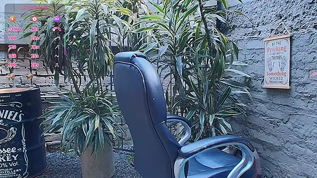 Snapshot of MarcusRain_ chatting on 8, 9, 2025 MarcusRain online show from 8, 9, 2025