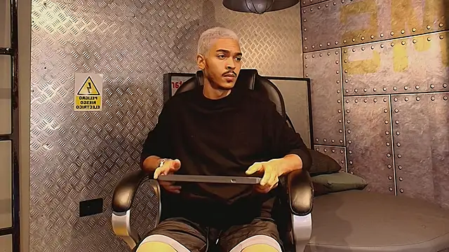 Snapshot of MarcusRain_ chatting on 26, 9, 2025 MarcusRain online show from 26, 9, 2025