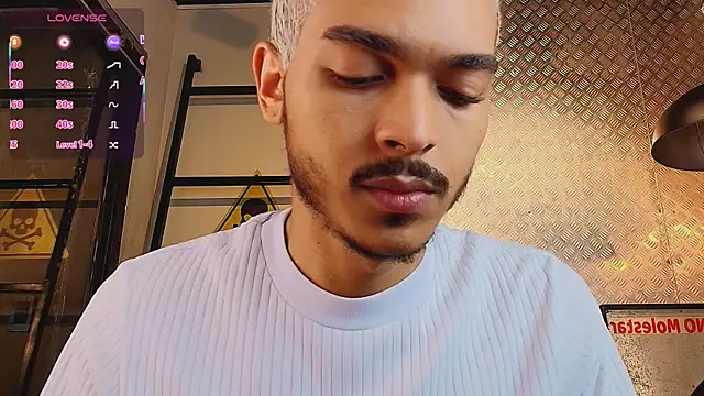 Snapshot of MarcusRain_ chatting on 4, 10, 2025 MarcusRain online show from 4, 10, 2025