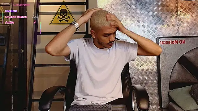 Snapshot of MarcusRain_ chatting on 6, 10, 2025 MarcusRain online show from 6, 10, 2025