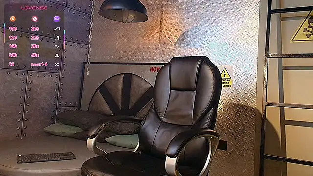 Snapshot of MarcusRain_ chatting on 8, 10, 2025 MarcusRain online show from 8, 10, 2025