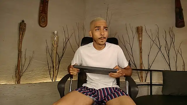 Snapshot of MarcusRain_ chatting on 31, 10, 2025 MarcusRain online show from 31, 10, 2025