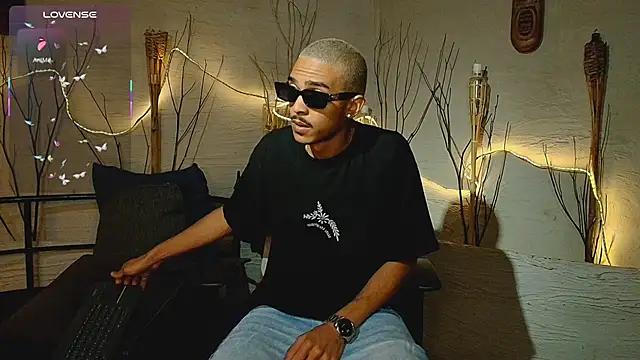 Snapshot of MarcusRain_ chatting on 23, 11, 2025 MarcusRain online show from 23, 11, 2025