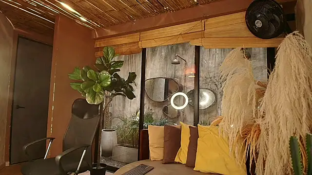 Snapshot of MarcusRain_ chatting on 24, 11, 2025 MarcusRain online show from 24, 11, 2025