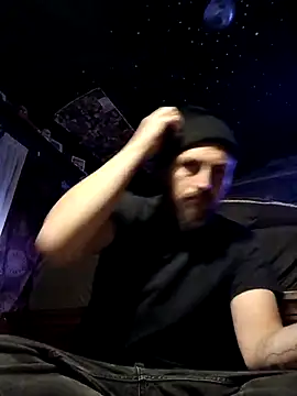 Snapshot of Macrhizz chatting on 13, 10, 2025 Macrhizz online show from 13, 10, 2025