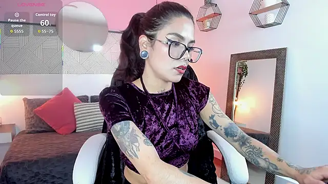 Snapshot of Esmeralda_CO chatting on 31, 10, 2025 Esmeralda CO online show from 31, 10, 2025