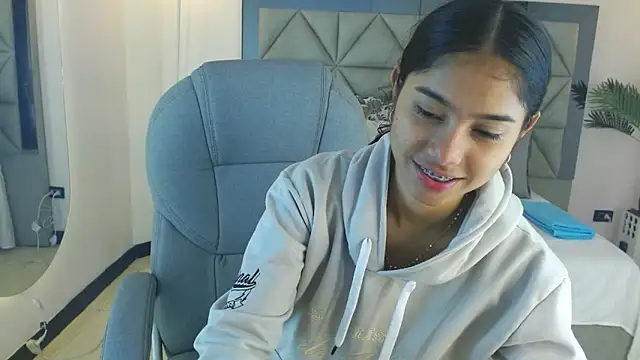 Snapshot of Milaa_Star_ chatting on 22, 11, 2025 Milaa Star online show from 22, 11, 2025