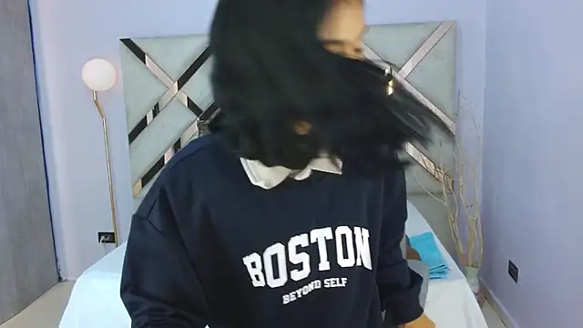 Snapshot of Milaa_Star_ chatting on 18, 12, 2025 Milaa Star online show from 18, 12, 2025