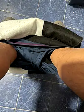 Snapshot of maialexte chatting on 15, 12, 2025 maialexte online show from 15, 12, 2025